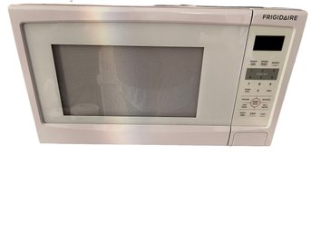 Frigidaire Countertop Microwave With Sensor Cook / Defrost Features