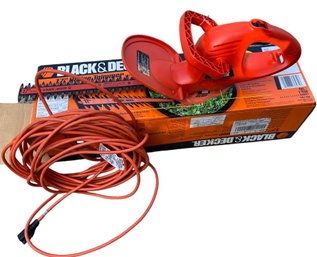 Black And Decker Electric Hedge Trimmer 17' With Extension Cord