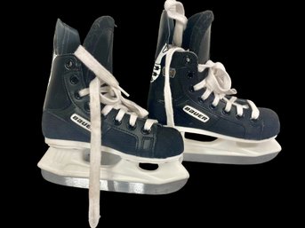 Boys Youth Large New Hockey Skates