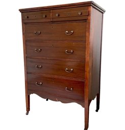 Antique Nelson Matter Furniture Co. Six-draw Dresser 29' X 18' X 45'