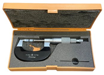 Vintage Mitutoyo No.122-10  0-25mm Micrometer (D)
