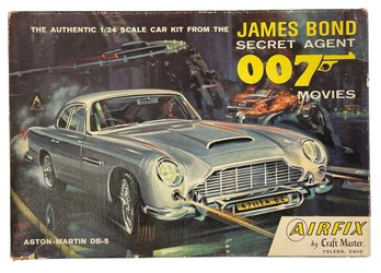 Rare 1966 James Bond 007 Aston Martin DB5 1/24 Scale Model Kit