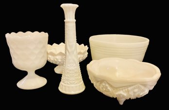 Fenton In A Group O 5 Milk Glass Items Hobb Nail