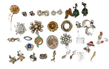 Vintage Lot Of Pins, Pendant And Earrings - 29 Pieces