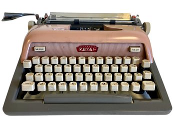 Mid Century Royal 'Futura 800' Portable Typewriter
