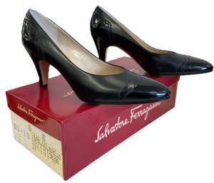 Salvatore Ferragamo Leather Pump Size 6 (H)