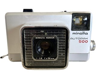 Vintage Minolta Autopak 500 Camera (T)