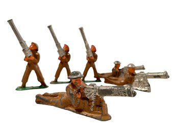 Set Of Six Vintage WWI Toy Soldiers Made Of Lead, With Guns
