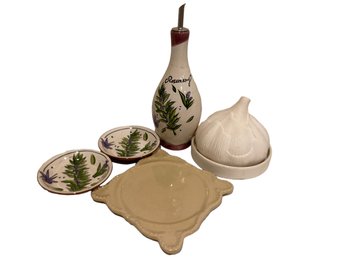 Group Of Rosemary Vessel With 2 Small Matching Plates Square Plate Along With A Garlic/onion Keper