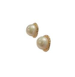 14K Yellow Gold Pearl Stud Earring With Rope Design