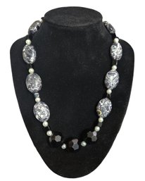 Black And White Large Beads Necklace