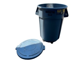 Brute Outdoor Trash Can With Wheels