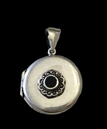 Vintage Sterling Silver Onyx Color Locket Pendant