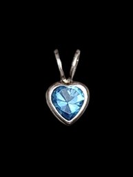 Beautiful Vintage Sterling Silver Blue Sapphire Color Pendant