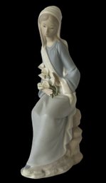 Lladro Retired 'SITTING GIRL WITH LILIES' #4972 Matte Finish