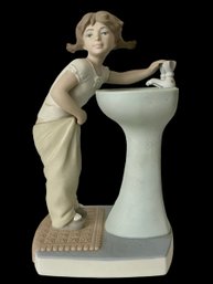 Lladro Retired 'clean Up Time'- Matte Finish- Height (in): 7.50