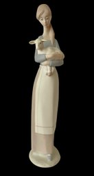 Lladro Retired 'girl With Lamb' #4505- Height (in): 10.75