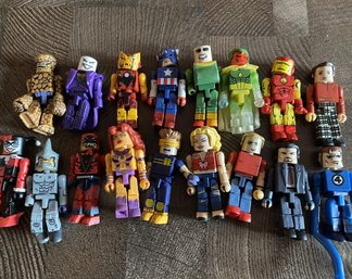 Mini Mates Superheroes Figurines