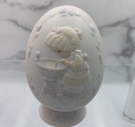 Vintage Precious Moments Egg On Stand 1994