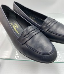 Vintage Salvatore Ferragamo  Womens Size 8 Narrow Loafers