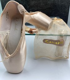 Brand New FR Duval Ballet Pointe Shoes With Mesh Bag And Ribbon