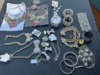 Brand New Costume Jewelry Lot: Sparkly