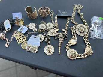 Brand New Costume Jewelry Lot: Lions And Scorpions