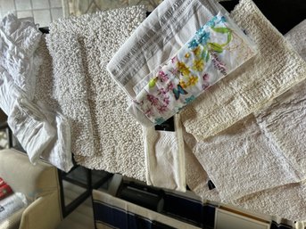 Large Lot Of Bathroom Linens, Rugs, Etc... All White