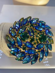 Vintage Juliana Jewelry: Large Sapphire Blue Wreath Brooch