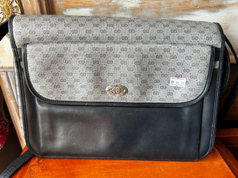 Vintage Gucci Cross Body Leather Messenger Bag - Genuine 1982 Italian Leather Handbag