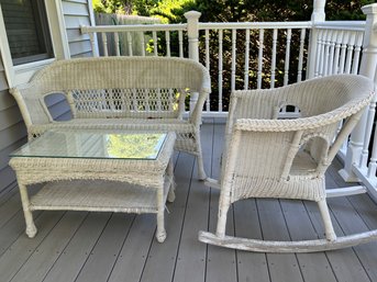 Vintage Wicker White Outdoor Lounge Sofa Set With Rocker & Glass Topped Table In Excellent Condition