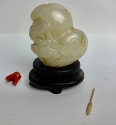 Carved White Agate Chinese Snuff Bottle