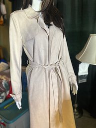 Womens Size L By Tahari