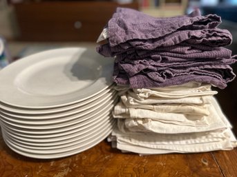 Holiday Entertaining: Plain White Plates And Lots Of Cloth Napkins