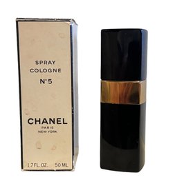 Chanel 'No. 5' Refillable Spray Cologne (1)