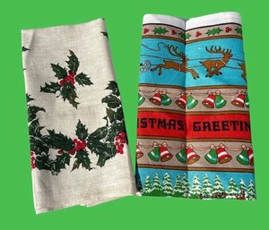 Two Vintage Irish Linen Christmas Tea Towels (N)