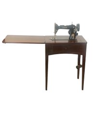 Vintage Singer Sewing Machine With Base