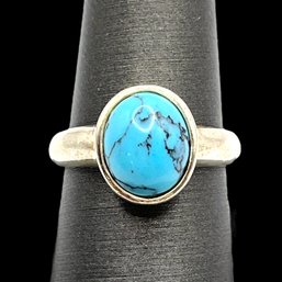 Beautiful Sterling Silver Turquoise Oval Ring, Size 7.8