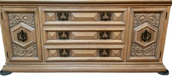LANE/UNITED Furniture Wooden Dresser