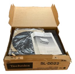 NEW IN BOX ! Technics SL-DD 22 Direct Drive Automatic Turntable