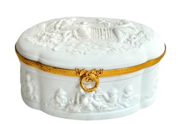 Beautiful Vintage French Limoges Porcelain Box