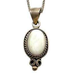 Vintage Sterling Silver Rope Chain With Mexican Mother Of Pearl Pendant