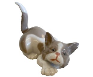 1990 Lladro Porcelain Figure 'Attentive Cat'.