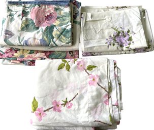 Collection Of Vintage Sheets And Pillowcaes