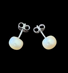 Vintage Sterling Silver Pearl Stud Earrings