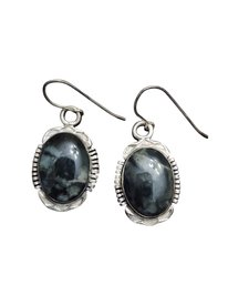 Beautiful Vintage J. Nelson Navajo Native American Sterling Silver Black/White Polished Stone Earrings