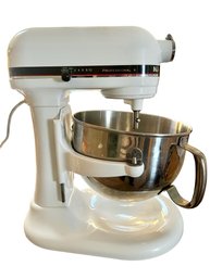 KitchenAid Professional 600 Series 6 Qt. 10-Sp Stand Mixer W/Flat Beater, Wire Whip & Dough Hook Attachment
