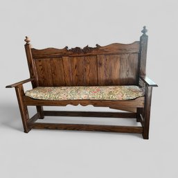 Large Vermont Foyer Oak Bench With Corner Finials