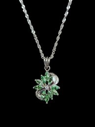 Gorgeous Vintage Twisted Italian Sterling Silver Necklace W/ Green Stone Pendant