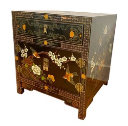 A Stunning Vintage Oriental Chinese Lacquer Cabinet Bedside Table Nightstand